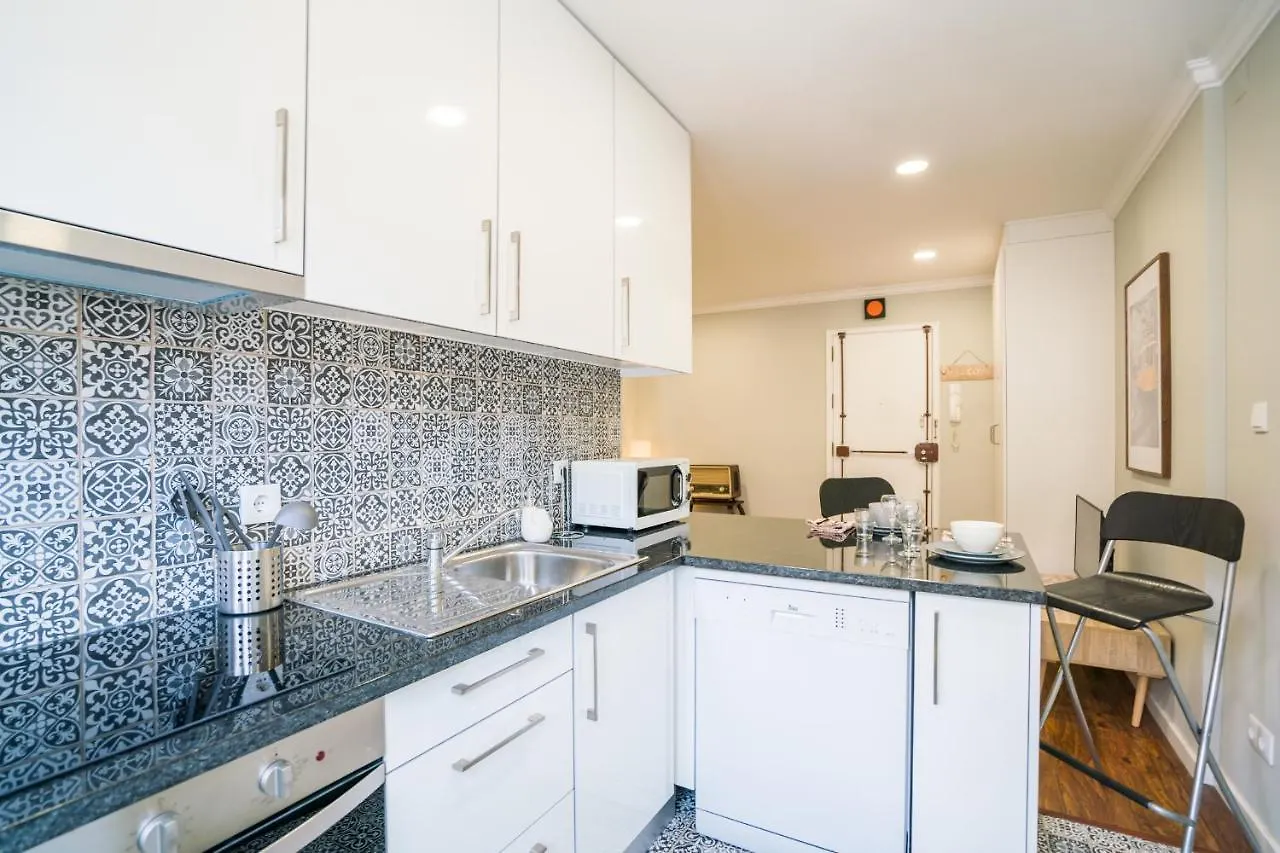 Fonte Luminosa - Great Location Apartment Lisbon 0*,  Portugal